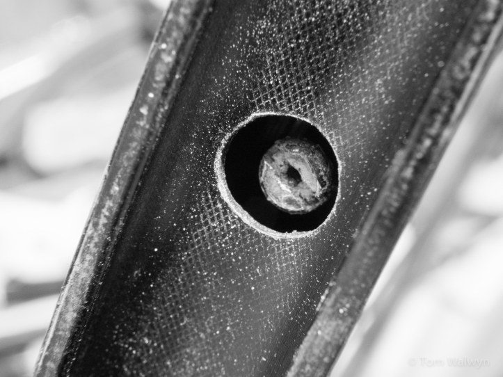 Unlacing the wheels to reuse the hubs - all-weather exposure