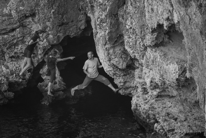 Sarah and Mim get some pointers from Pete who's got Blackwall Reach dialled